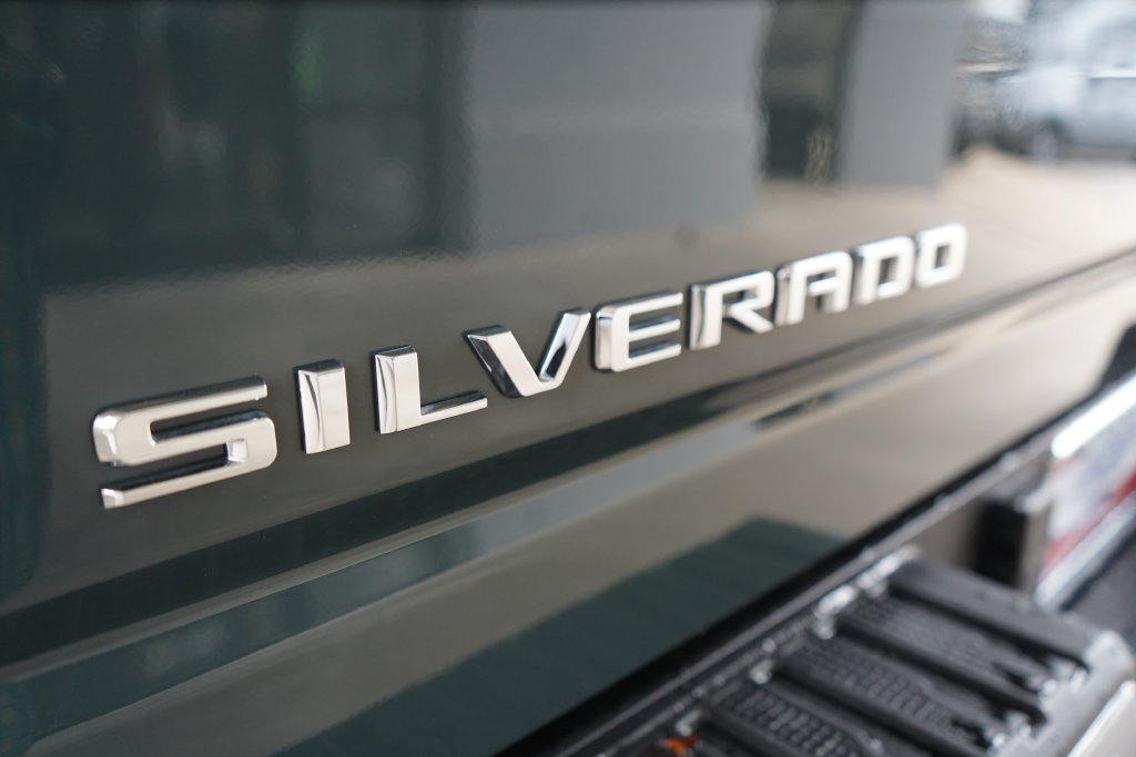 Used 2026 Chevrolet Silverado 2500 LTZ w/ LTZ Premium Package AWD/4WD image 7