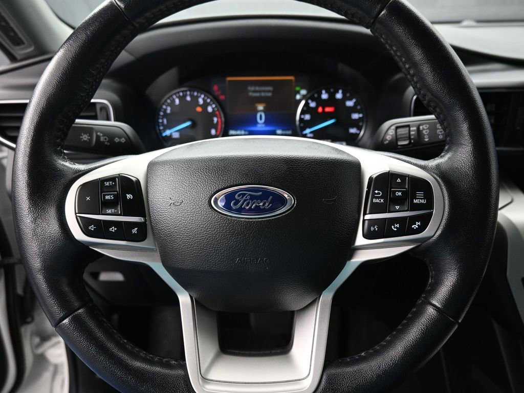 Certified 2022 Ford Explorer XLT w/ Equipment Group 202A image 14