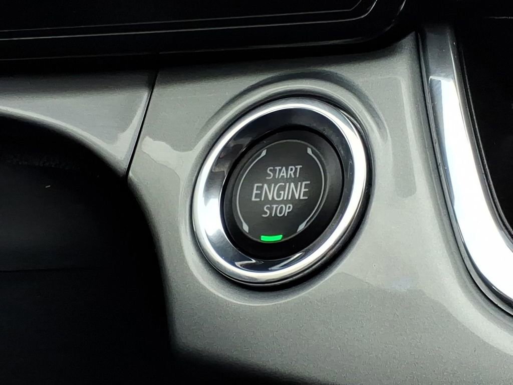 Used 2025 Chevrolet Trax LT w/ LT Convenience Package image 22