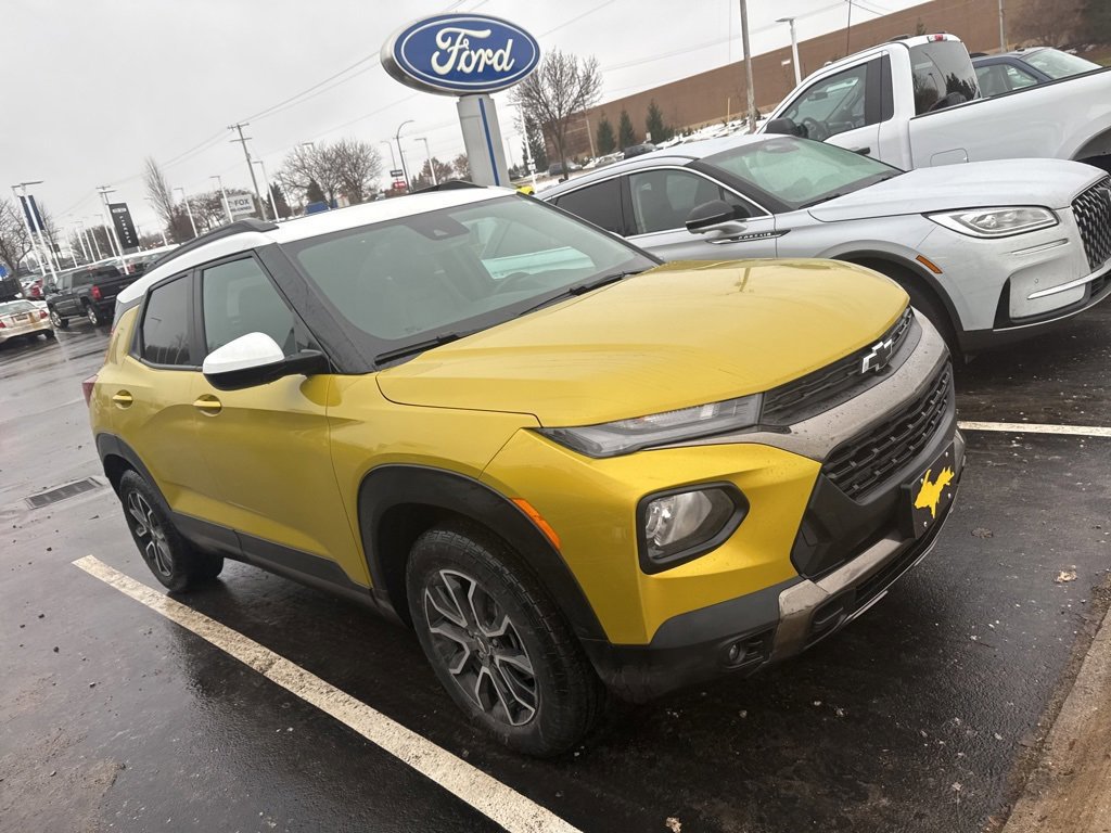 Used 2023 Chevrolet TrailBlazer ACTIV w/ Sun and Liftgate Package image 2