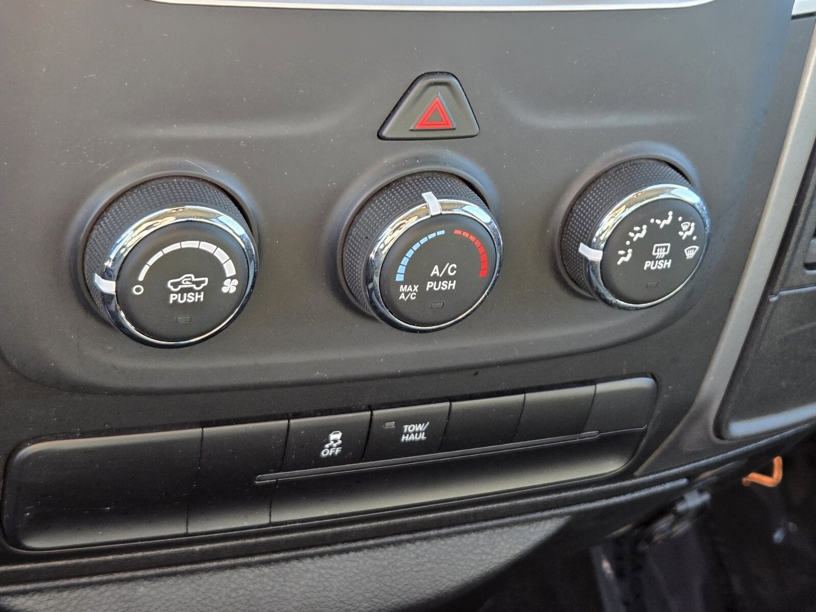 Used 2024 RAM 1500 Classic SLT image 22