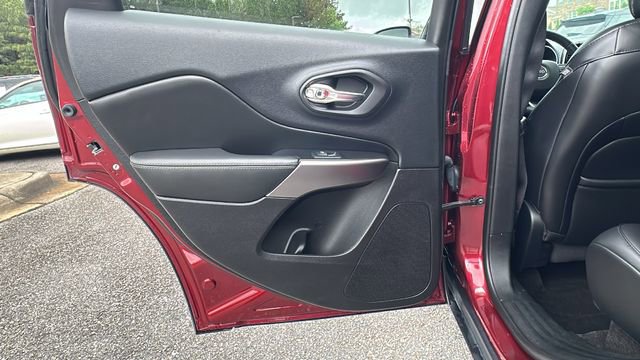 Used 2019 Jeep Cherokee Limited FWD image 20