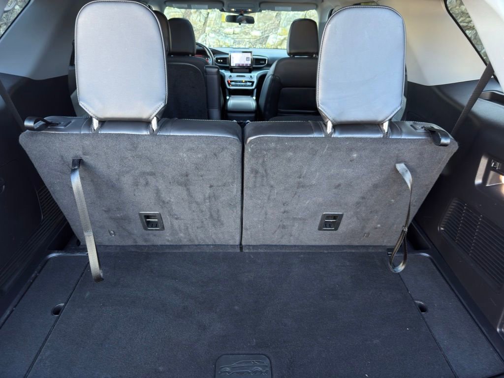 Certified 2022 Ford Explorer XLT w/ Equipment Group 202A image 10