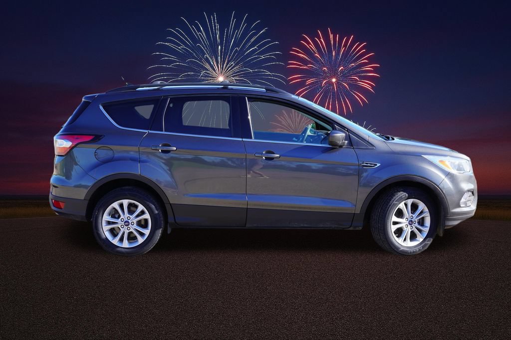 Certified 2018 Ford Escape SE w/ SE Sync 3 Package AWD/4WD image 3