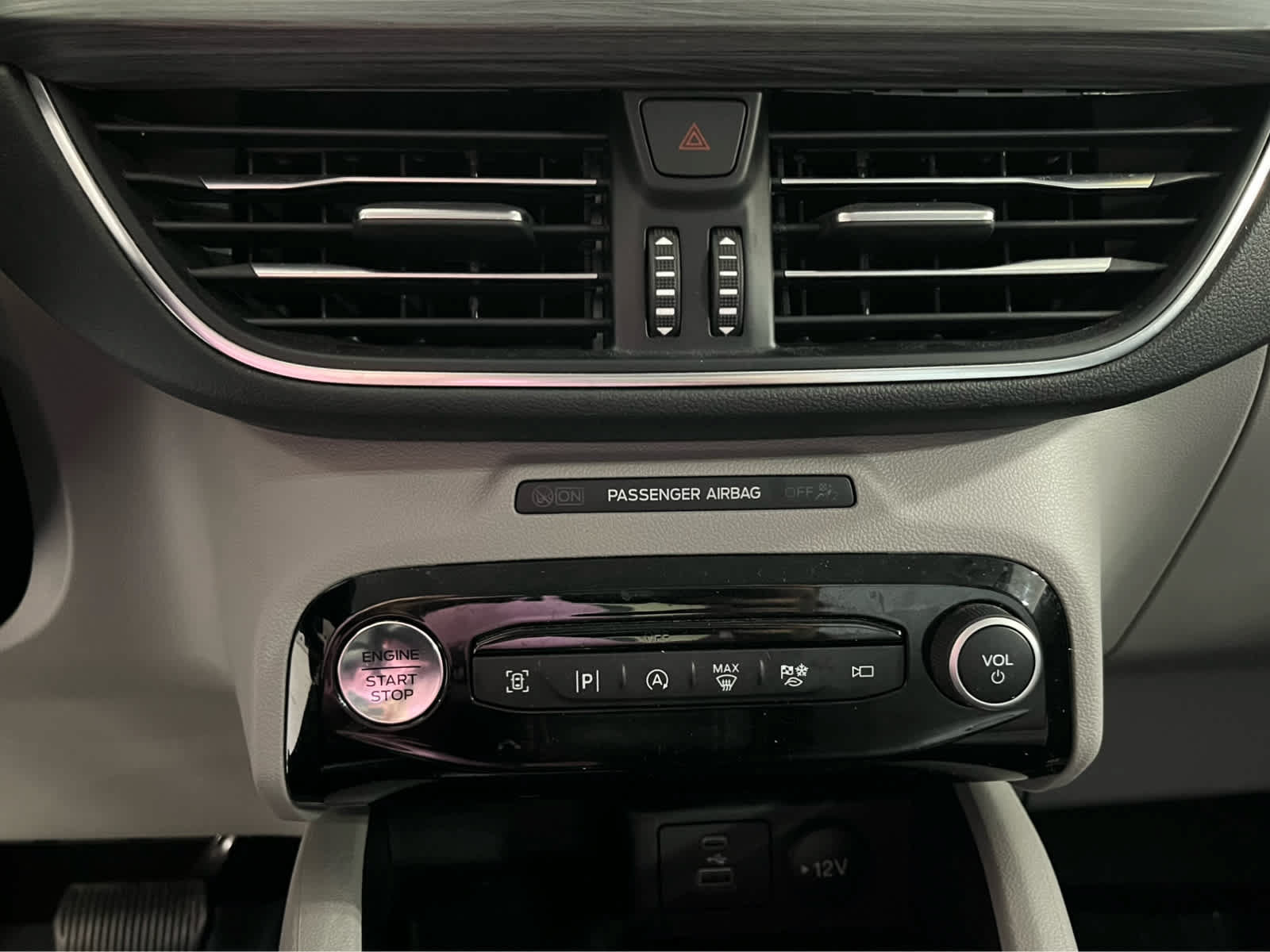 Certified 2023 Ford Escape Platinum AWD/4WD image 29