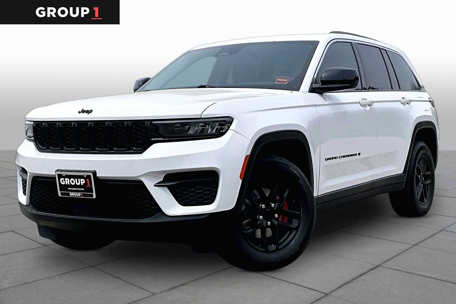 Used 2023 Jeep Grand Cherokee Laredo w/ Luxury Tech Group I AWD/4WD image 1