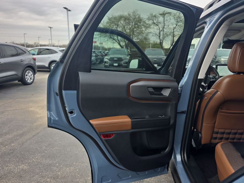 Certified 2025 Ford Bronco Sport Outer Banks w/ Outer Banks Tech Package+ AWD/4WD image 38