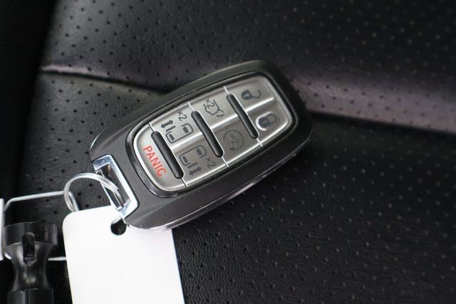 Used 2024 Chrysler Pacifica Touring-L image 37