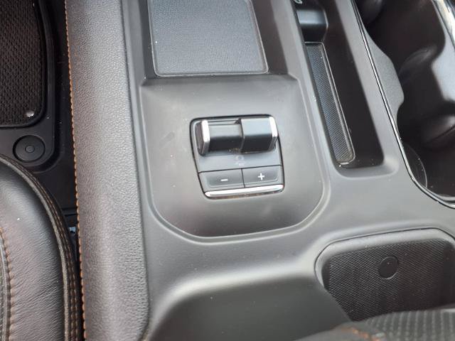 Used 2025 GMC Sierra 2500 AT4 AWD/4WD image 17