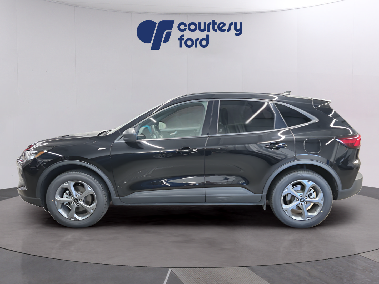 Certified 2025 Ford Escape ST-Line w/ Tech Pack #1 AWD/4WD image 4