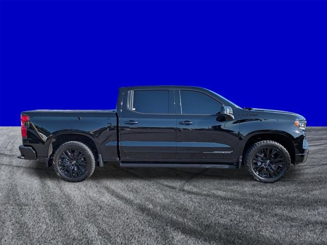 Used 2024 Chevrolet Silverado 1500 High Country w/ Midnight Edition AWD/4WD image 3