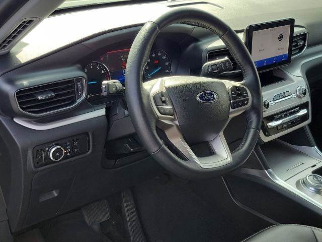 Certified 2023 Ford Explorer XLT w/ Equipment Group 202A AWD/4WD image 7