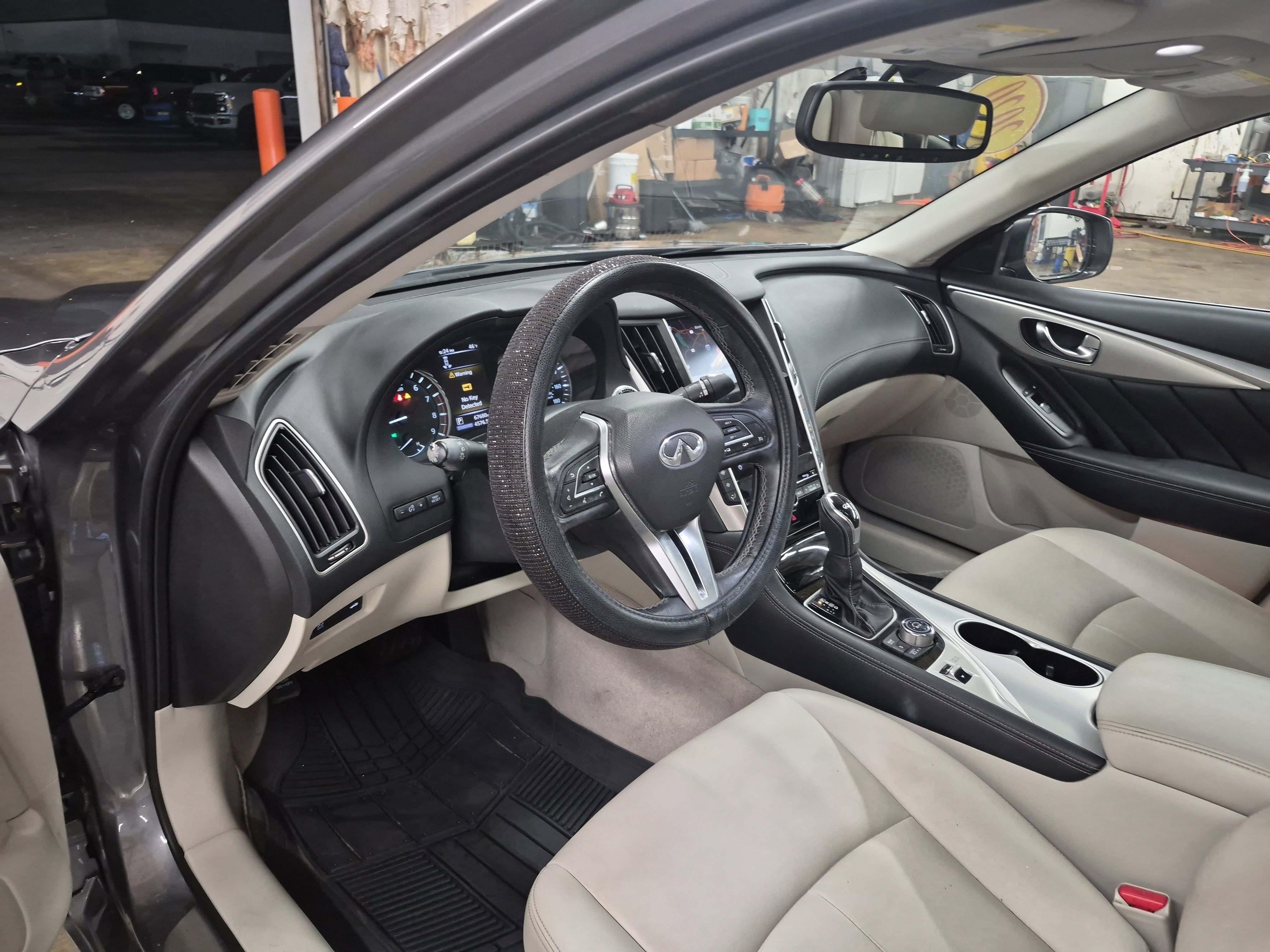 Used 2020 INFINITI Q50 Luxe w/ Essential Package (3.0T Luxe) image 15