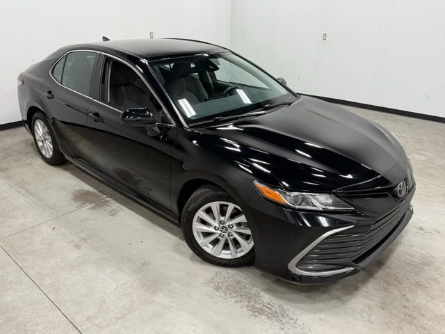 Used 2022 Toyota Camry LE w/ Carpet Mat Package (TMS) image 35
