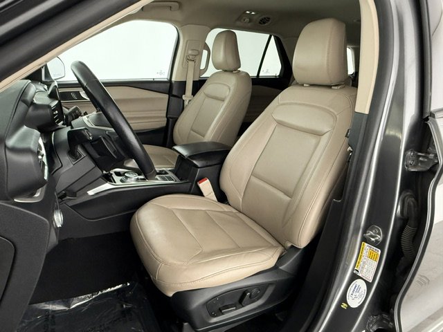 Certified 2021 Ford Explorer XLT w/ Equipment Group 202A RWD image 9