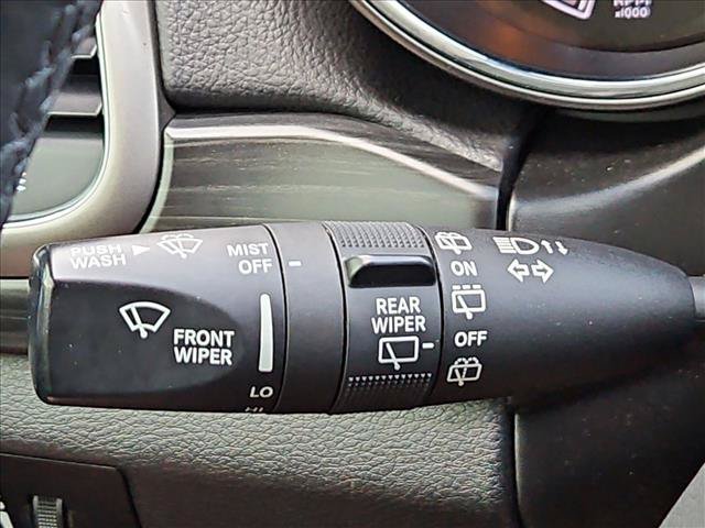 Used 2019 Jeep Grand Cherokee Altitude RWD image 16