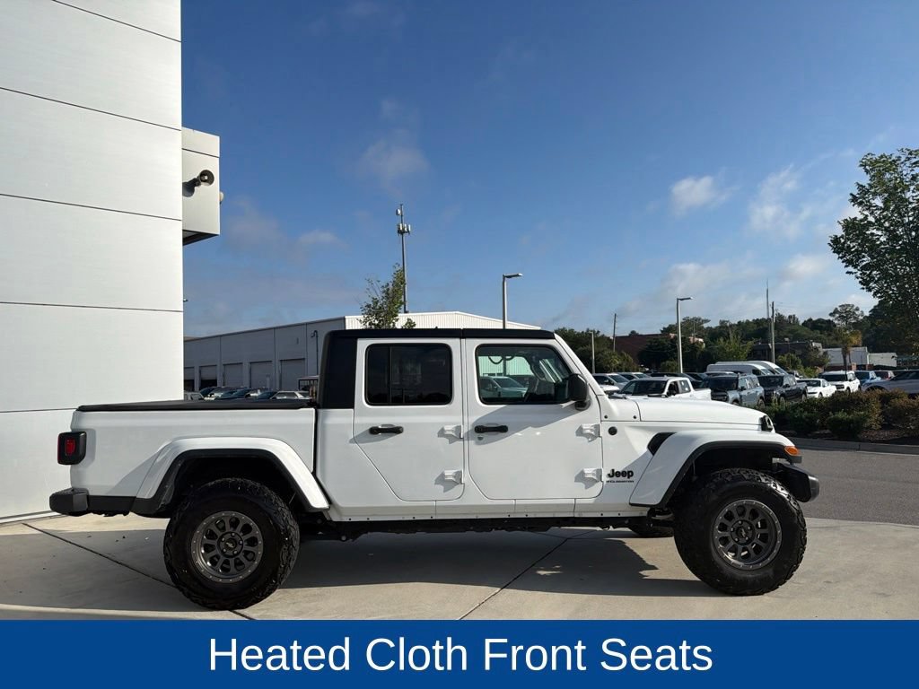 Used 2024 Jeep Gladiator Sport AWD/4WD image 2