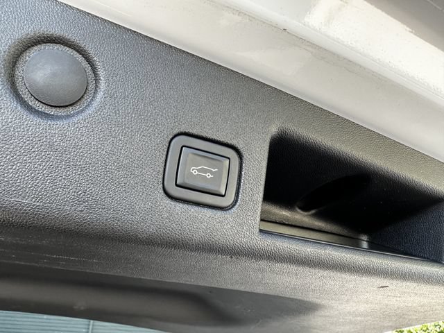 Used 2024 Chevrolet Equinox Premier AWD/4WD image 43
