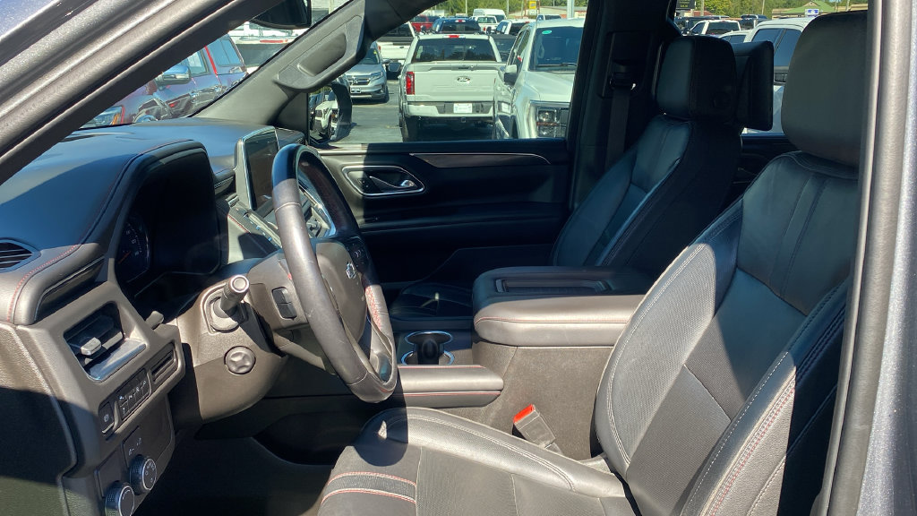 Used 2021 Chevrolet Tahoe RST w/ Luxury Package RWD image 16