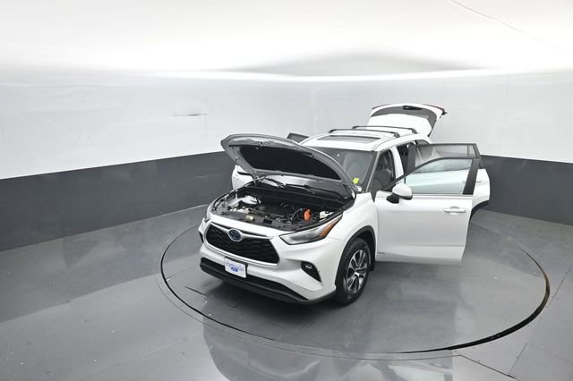 Used 2023 Toyota Highlander XLE AWD/4WD image 36