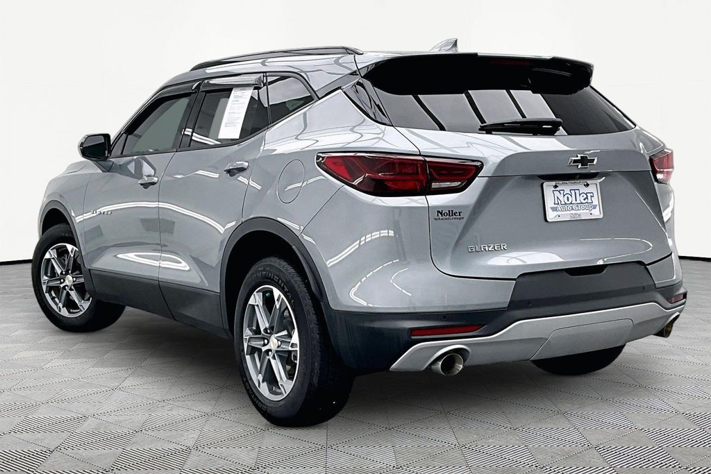 Used 2024 Chevrolet Blazer LT w/ Convenience Package FWD image 13