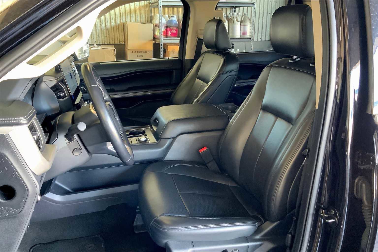Certified 2024 Ford Expedition Max XLT image 9