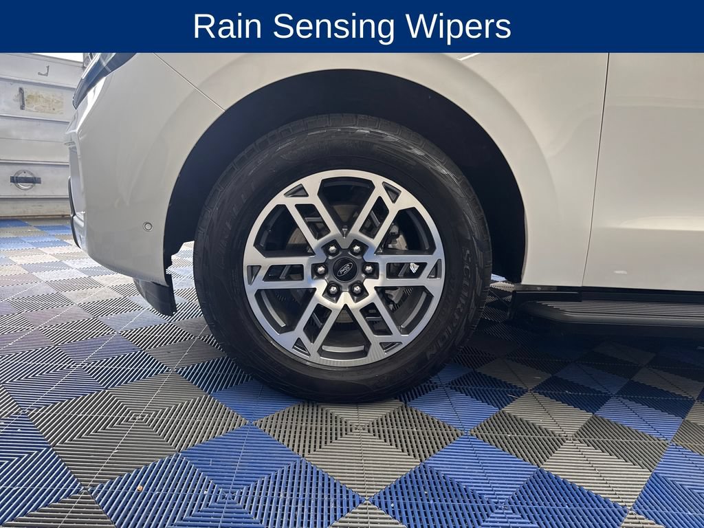 Certified 2025 Ford Expedition Active AWD/4WD image 32