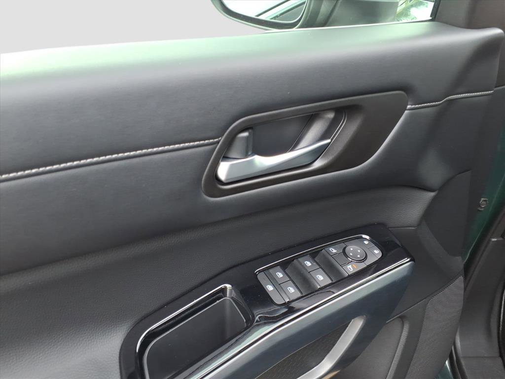 Used 2023 Nissan Pathfinder SL image 16