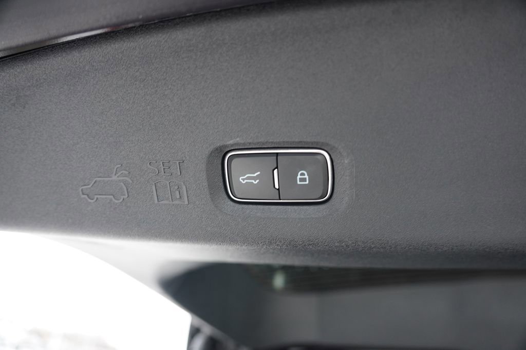 Certified 2025 Ford Expedition Active image 25