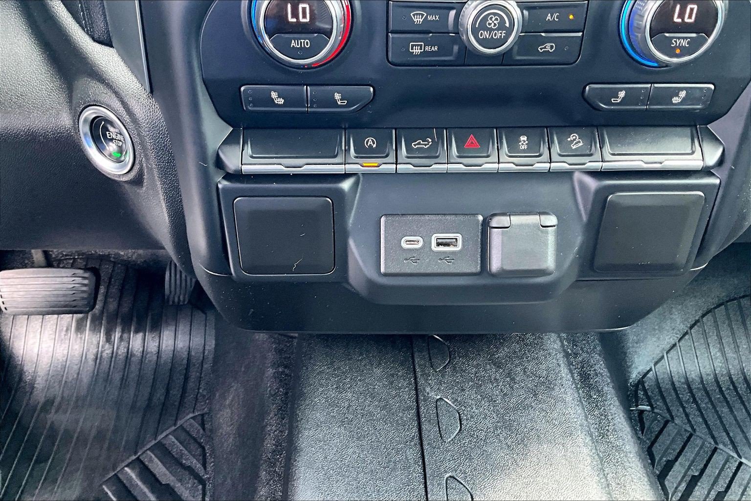 Used 2020 Chevrolet Silverado 1500 RST AWD/4WD image 17