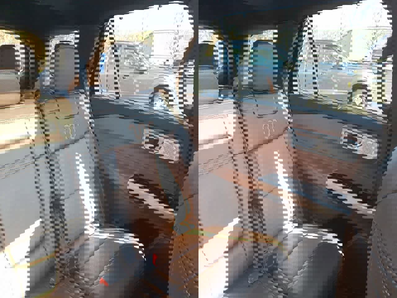 Certified 2021 Ford Explorer King Ranch w/ Premium Technology Package image 14