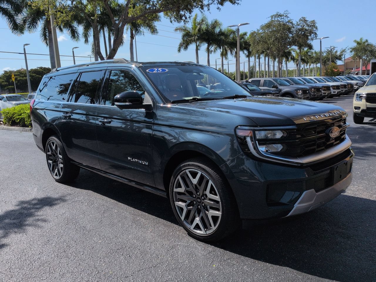Certified 2025 Ford Expedition Max Platinum w/ Platinum Ultimate Package AWD/4WD image 2