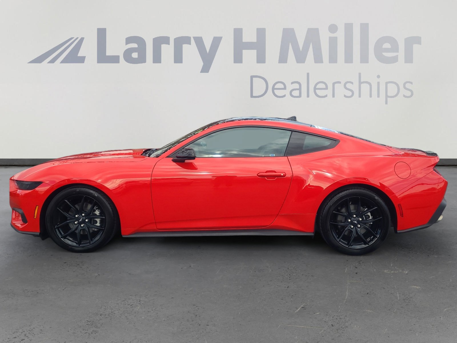 Certified 2024 Ford Mustang Coupe image 2