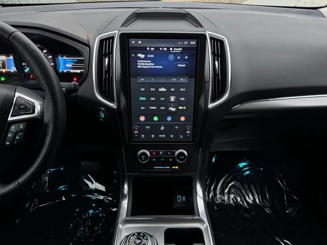 Certified 2024 Ford Edge Titanium w/ Equipment Group 301A AWD/4WD image 2