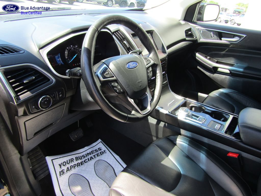 Certified 2019 Ford Edge Titanium w/ Cold Weather Package AWD/4WD image 16