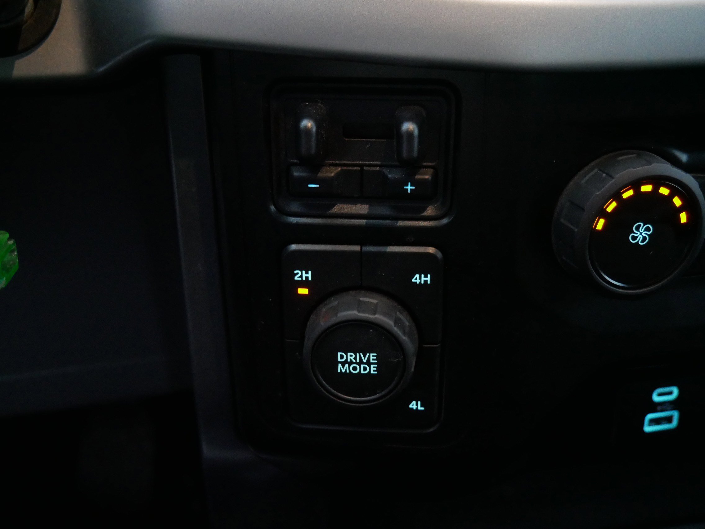 Certified 2022 Ford F150 XLT w/ Trailer Tow Package image 33