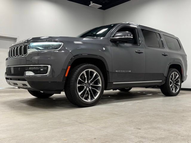 Used 2022 Jeep Wagoneer Series III w/ Premium Group I AWD/4WD image 8