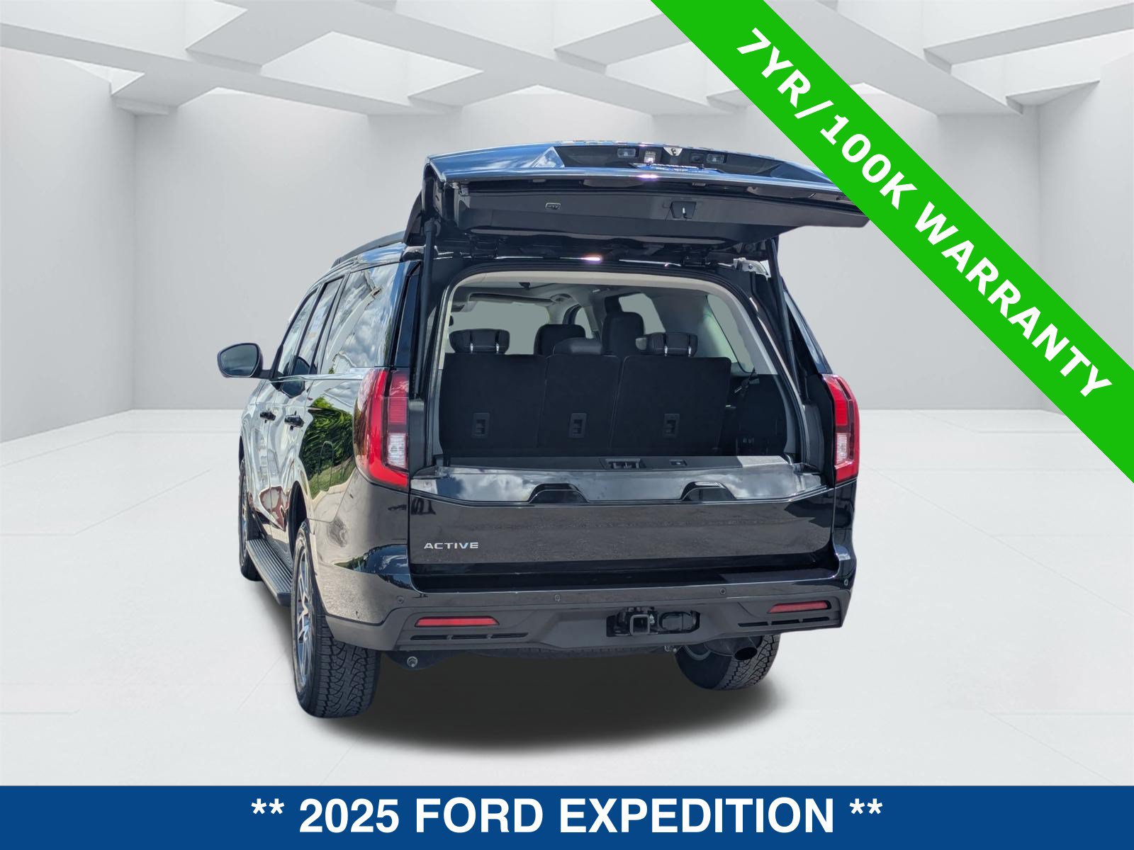 Certified 2025 Ford Expedition Active AWD/4WD image 14