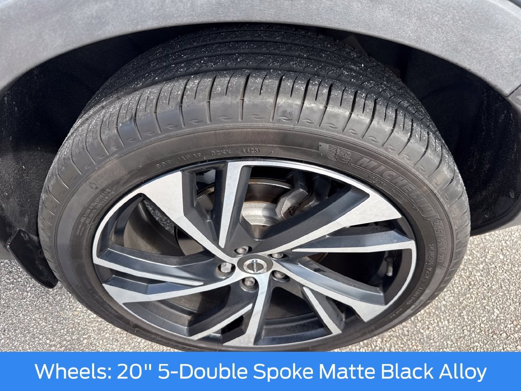 Used 2020 Volvo XC40 T4 R-Design FWD image 12