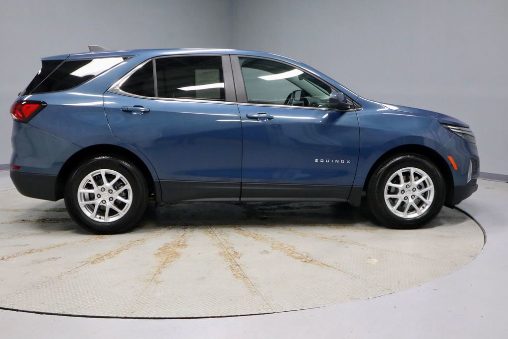 Used 2024 Chevrolet Equinox LT w/ LPO, Floor Liner Package image 6