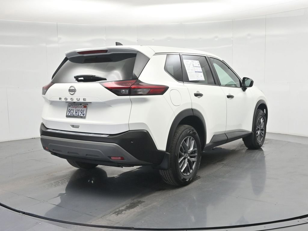 Used 2023 Nissan Rogue S image 16