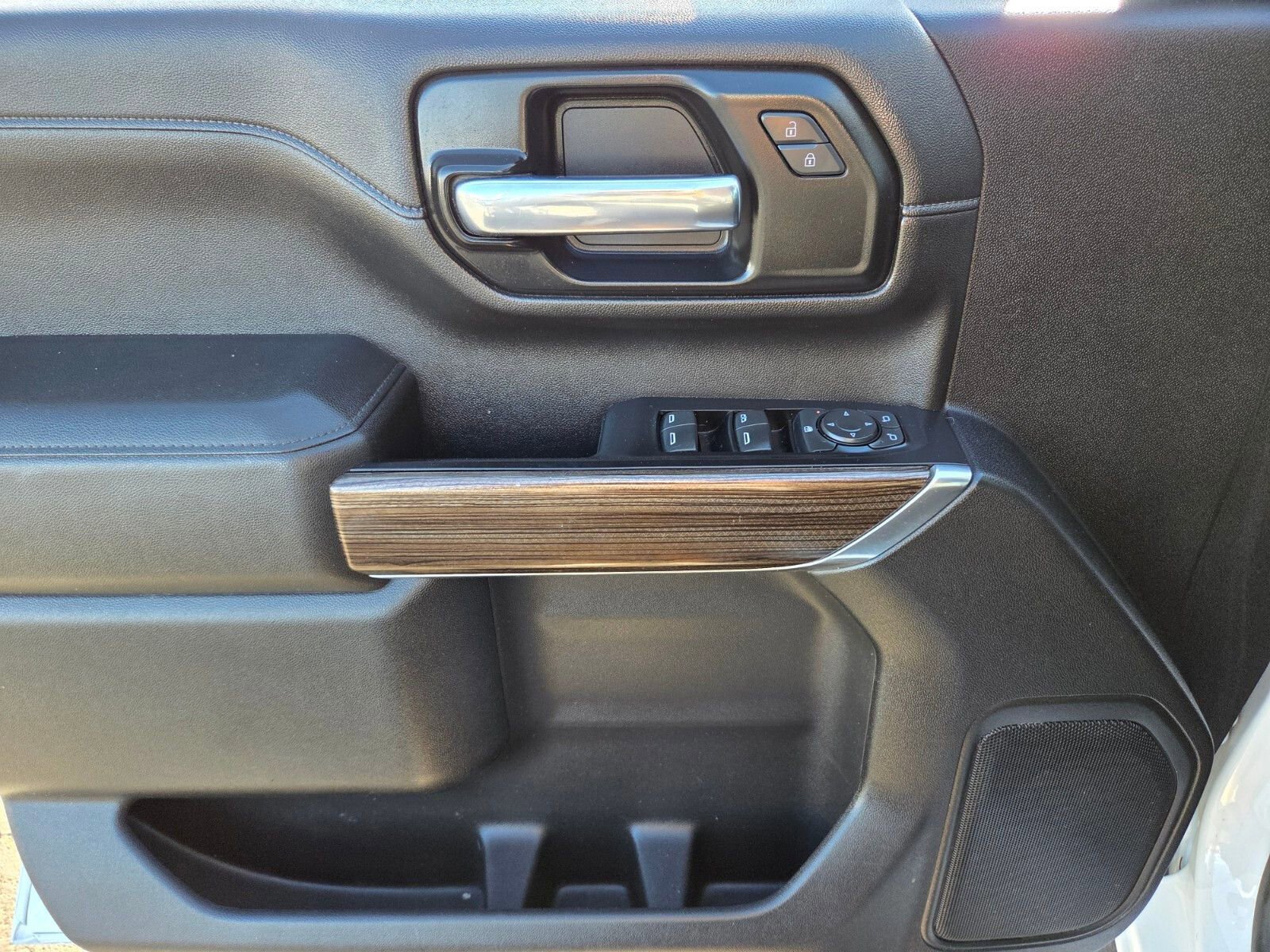 Used 2021 Chevrolet Silverado 2500 LT w/ Z71 Off-Road Package image 17