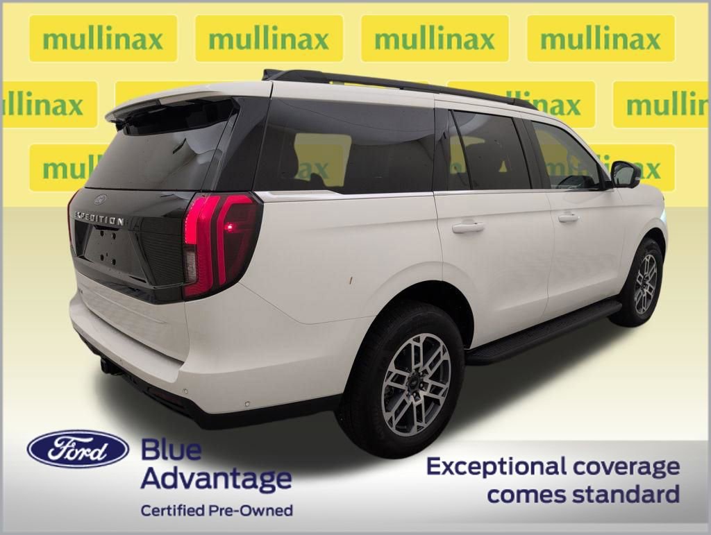 Certified 2025 Ford Expedition Active image 3