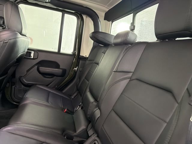 Used 2023 Jeep Gladiator Sport image 13