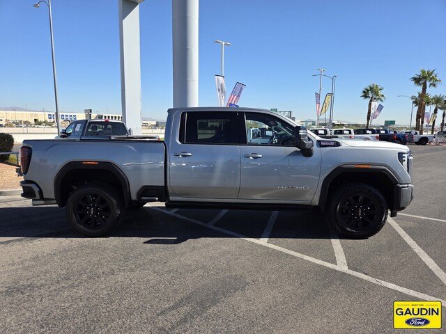 Used 2024 GMC Sierra 2500 AT4 w/ AT4 Premium Plus Package AWD/4WD image 8