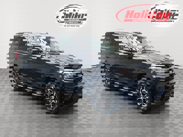 Certified 2023 Ford Expedition XLT image 1