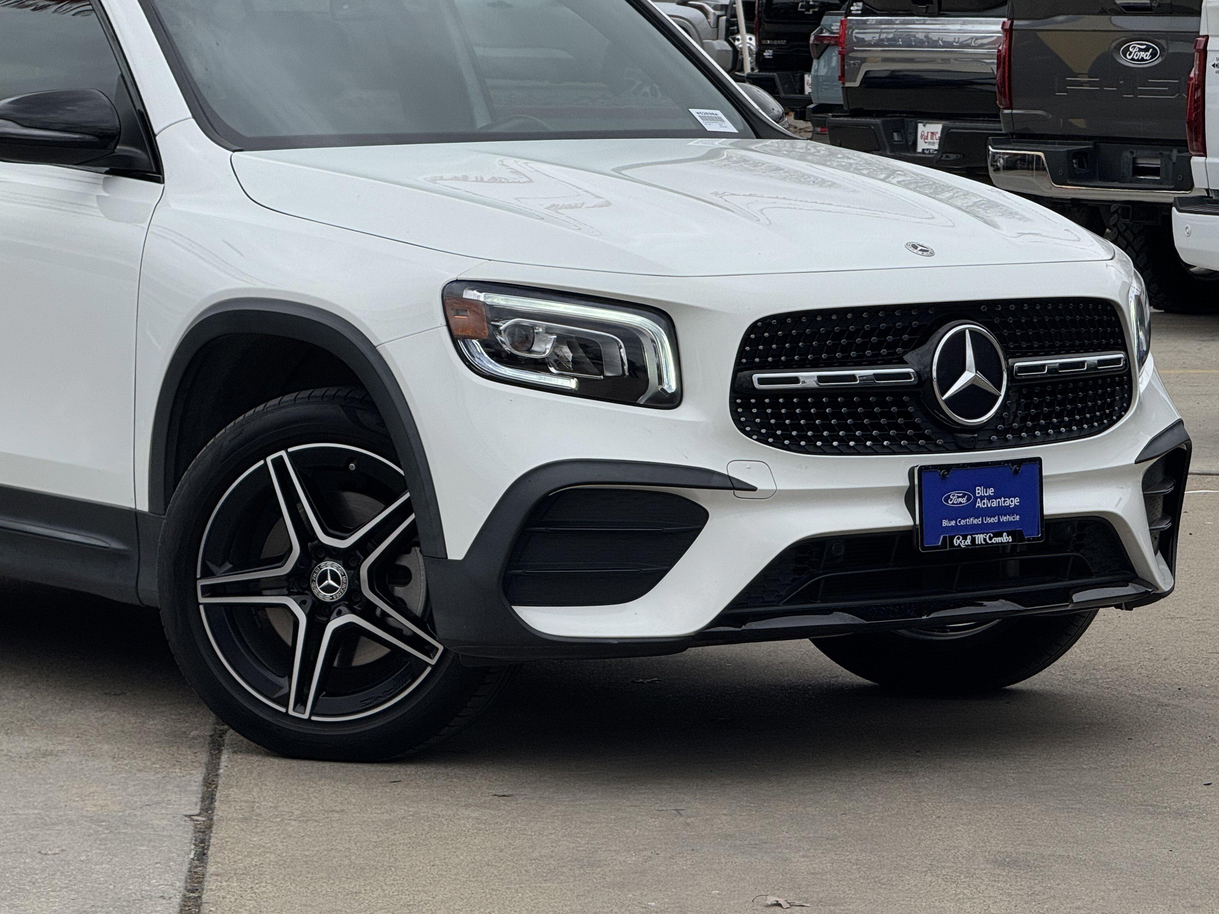 Used 2023 Mercedes-Benz GLB 250 image 2