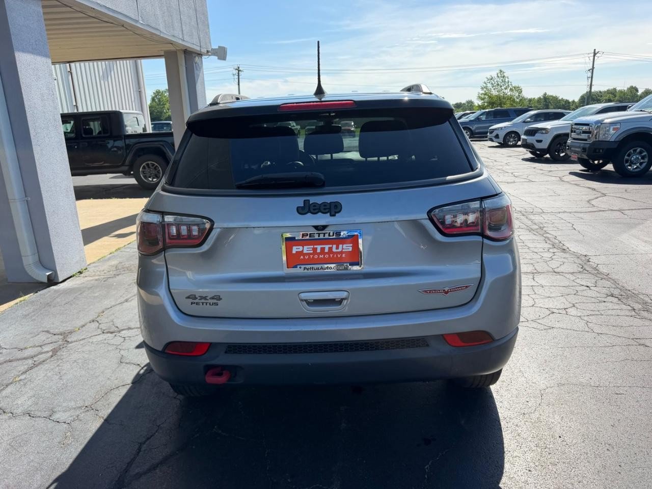 Used 2020 Jeep Compass Trailhawk AWD/4WD image 4