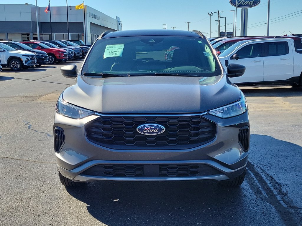 Certified 2023 Ford Escape ST-Line w/ Tech Pack #1 AWD/4WD image 2
