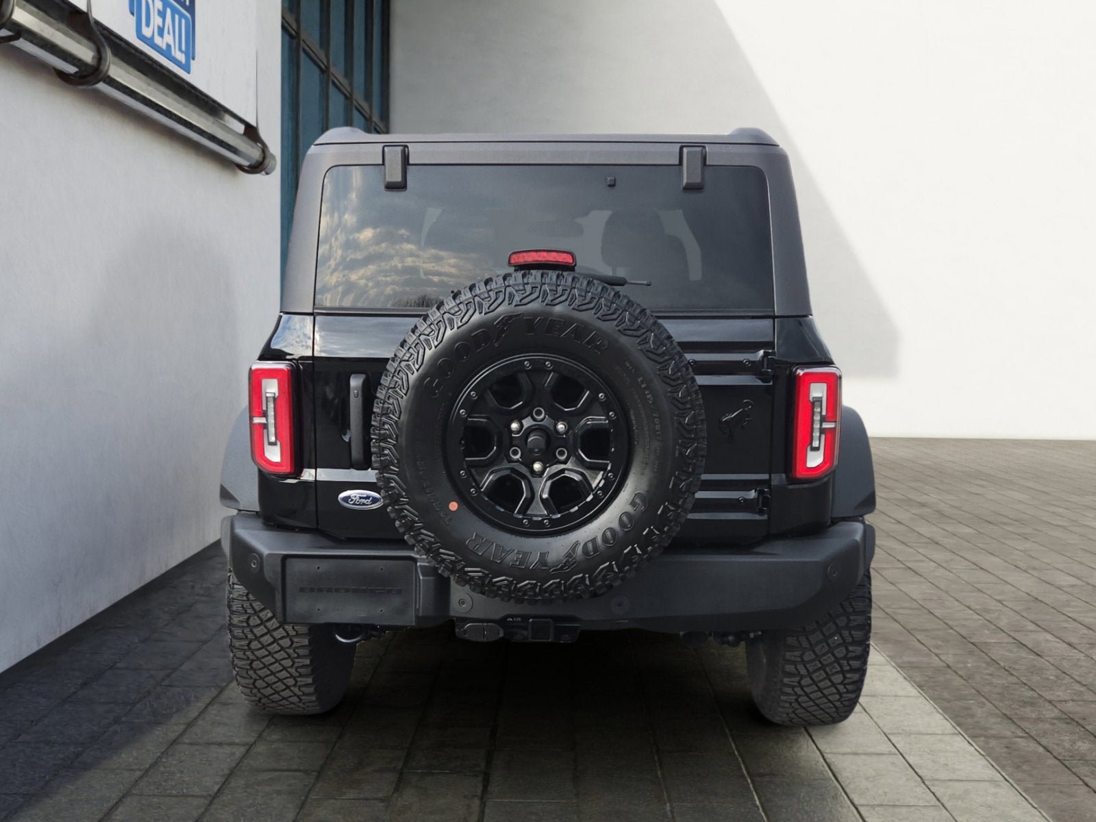 Certified 2023 Ford Bronco Wildtrak AWD/4WD image 4